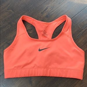 NIKE CORAL SPORTS BRA SIZE MEDIUM